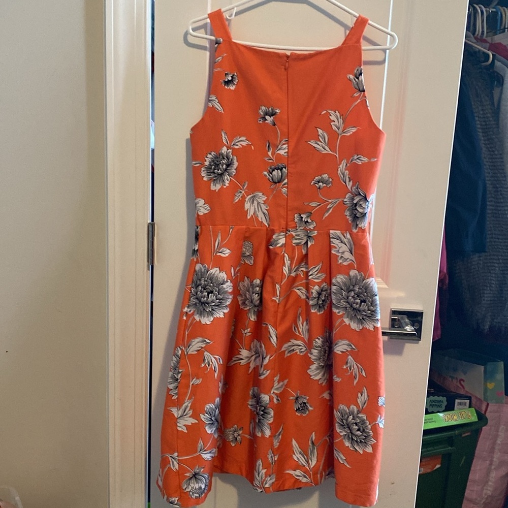 Dress - Picture 4 of 7